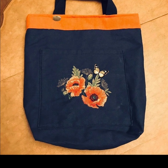 Handmade and embroidered Moonlit Kitty tote - Picture 3 of 8